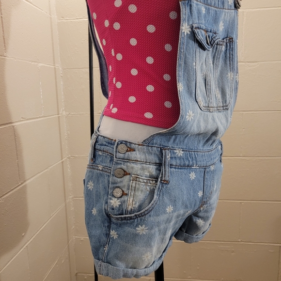 CLOSET CLEANOUT LEI Floral Shortalls - Picture 3 of 6